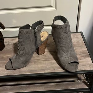 Open tie and heel booties